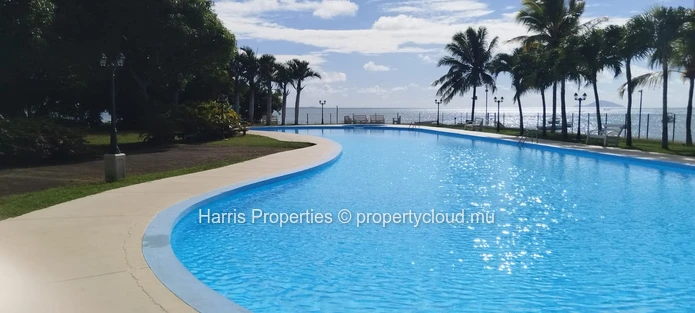 Beachfront house for sale in a secure residence in Calodyne