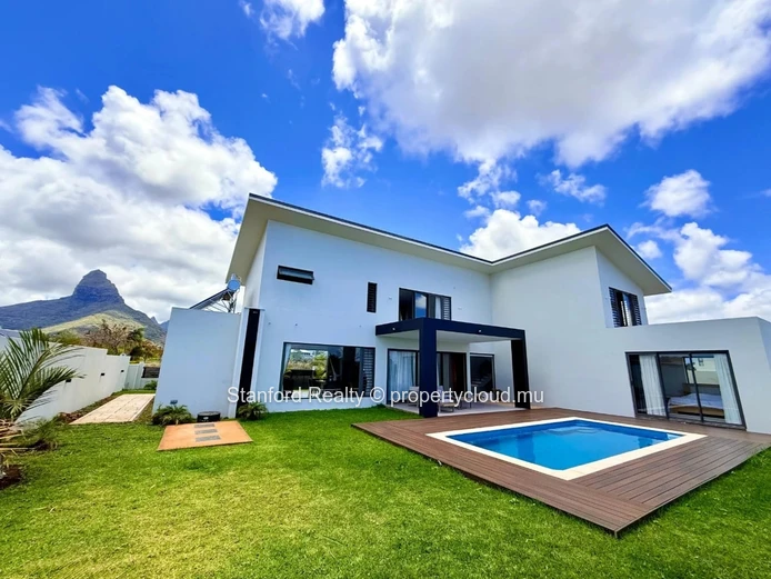 Luxury Villa with Mountain View for Sale - 3 Bedrooms, Tamarin, West (For Mauritians Only)