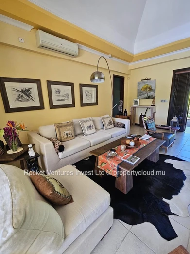 Villa Rénovée de 4 Chambres sur Terrain de Golf – Tamarina, Côte Ouest