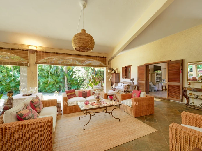 Charming and spacious 4 bedroom villa, Calodyne