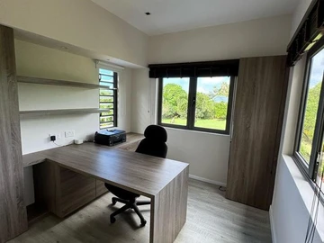 5 Bedroom Villa