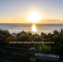 A vendre appartement élégant pied dans l'eau, un cadre de vie incomparable au Cœur de la côte ouest de île Maurice