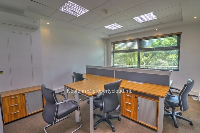 Bureaux meublés de 20 m² avec climatisation, parking et salles de réunion
