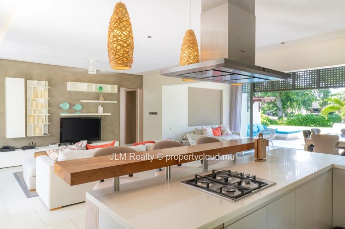 Villa d’Exception avec un magnifique Terrain vue golf à Vendre dans un Domaine Golfique