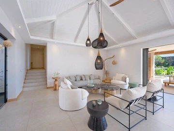 5 Bedroom Villa