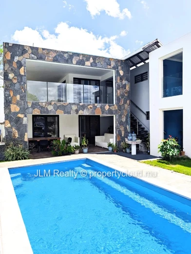 For Rent – Modern 5-Bedroom Villa in Mont Choisy, Mauritius