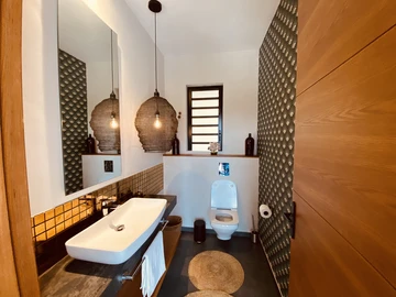 5 Bedroom Villa