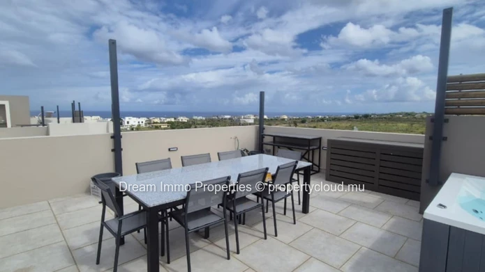 Location Superbe Penthouse Vue Mer & Montagne A Flic En Flac – Ile Maurice