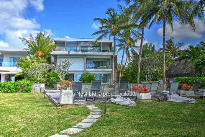 Rare Appartement Bord de Mer à Grand Baie | Accès Direct à la Plage