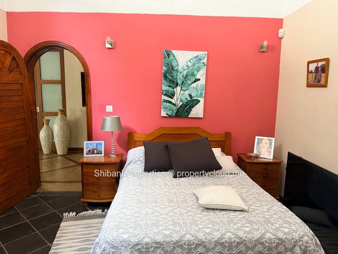 Magnifique Maison à Vendre – Rivière Noire