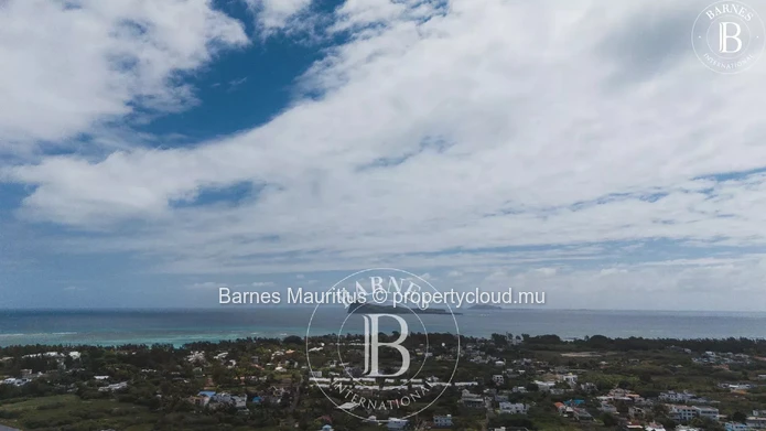 GRAND BAIE – Terrain Résidentiel – 13 685 m²