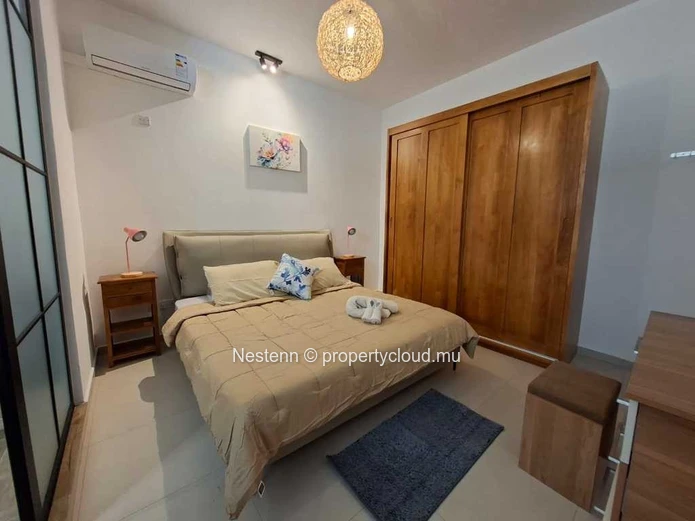 Modern 3 bedroom apartment with sea access.