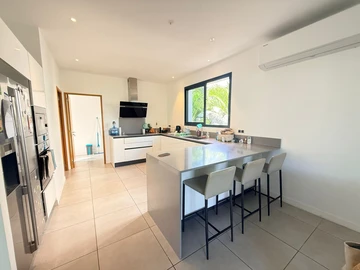 4 Bedroom Villa