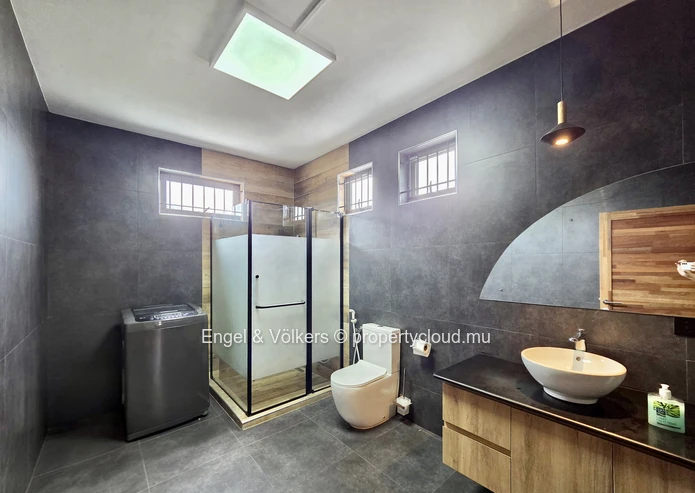 Balaclava | Peaceful Residential Setting Close to the Beach