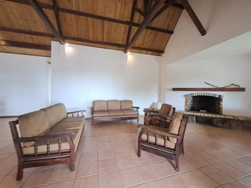6 Bedroom House