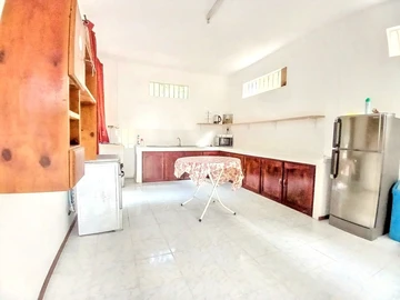 6 Bedroom House