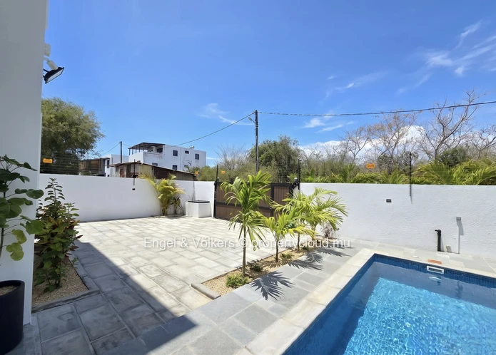 Balaclava | Peaceful Residential Setting Close to the Beach
