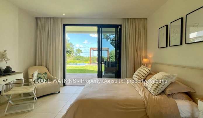Contemporary Villa with Exquisite Views