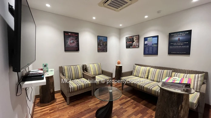 Bureau de 152 m² à vendre à Ébène