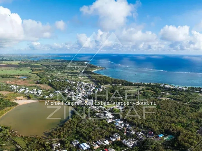 Luxury 3-Bedroom Penthouse with Private Rooftop Pool – Belle Mare