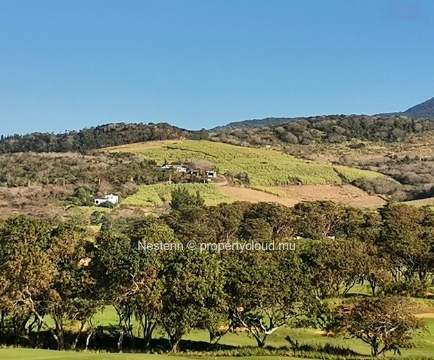 Terrain de 35 981 m2 avec vue époustouflante sur tout le Sud sauvage, idéal pour un projet immobilier