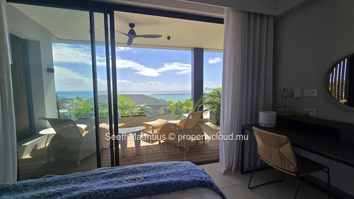 Magnifique penthouse en duplex avec vue panoramique sur l'océan – 3 chambres + bureau – Pointe aux Canonniers