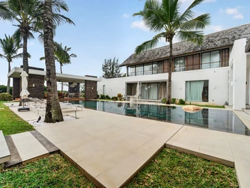 5 Bedroom Villa