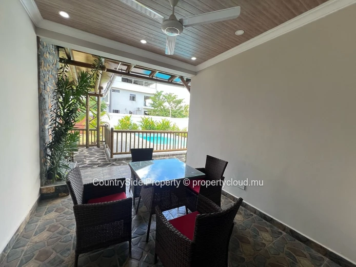 Walking distance to the beach