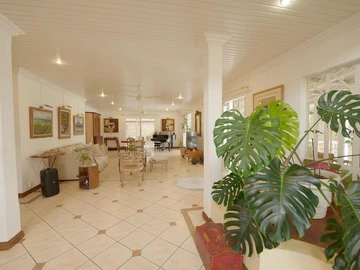 5 Bedroom Villa
