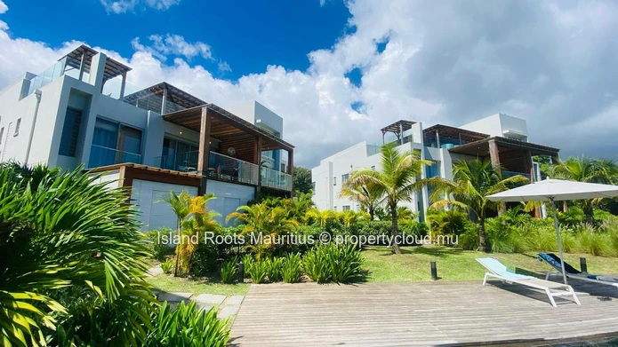 Appartement en bord de mer avec 3 chambres à coucher à Pointe aux Piments.