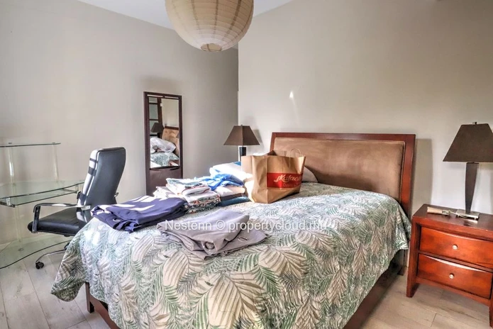 Family villa with private pool – Secure residence in a sought-after area