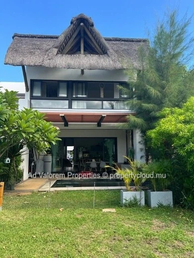 Duplex 3 Chambres à Vendre à La Mivoie, Rivière Noire – Vue sur la Rivière et les Montagnes