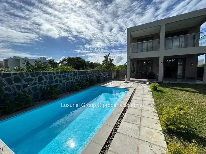 Modern Contemporary Villa For Rent – Sottise