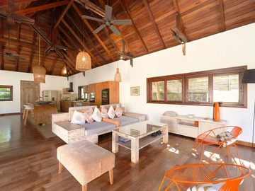 4 Bedroom Villa