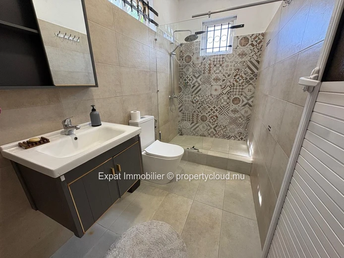 Villa Individuelle 3 Chambres Avec Piscine Et Jardin – Calodyne