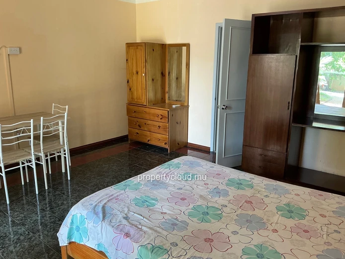 ?? FOR RENT, ground-floor studio apartment in Pereybere, 5 minutes from the beach