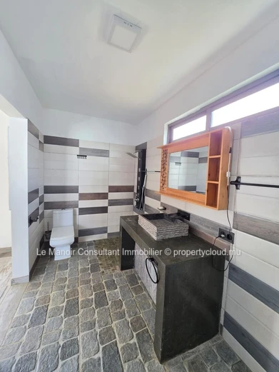Villa 5 chambres à vendre à Vacoas, 210 m² habitables