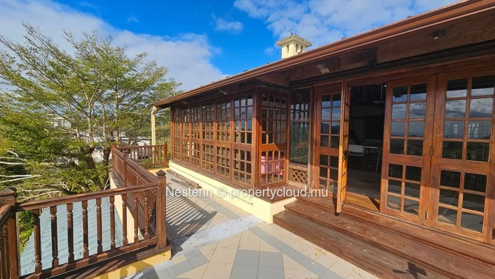 Prestigious property ideal for a head office or offices