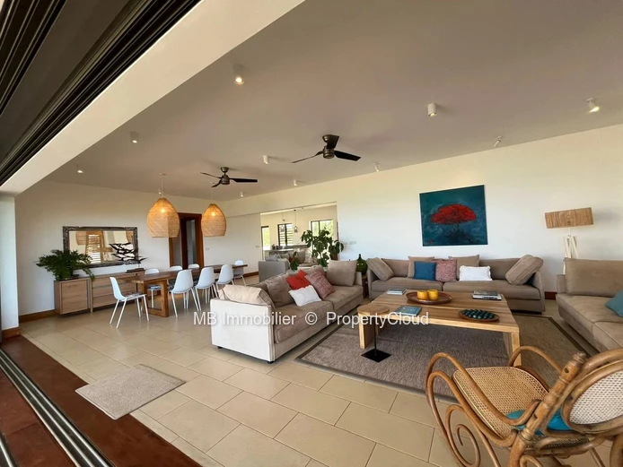Penthouse with sea view for rent in Cap Malheureux