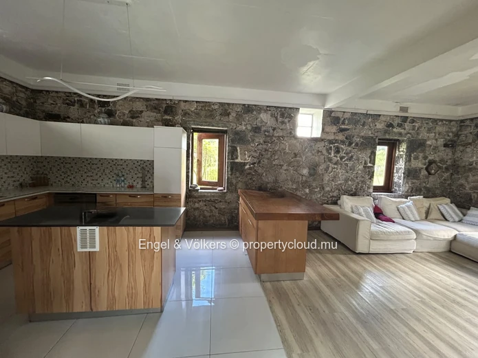 Charming Family Home for Sale in Curepipe – Reserved for Mauritian Citizens