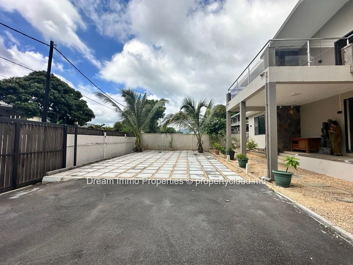 Great Opportunity! 2 Independent Houses Close To Amenities In Rose Belle – Mauritius