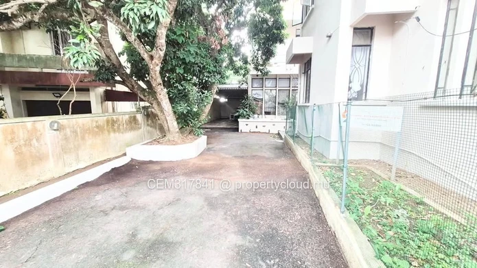 Two Houses for Sale – Rose-Hill 