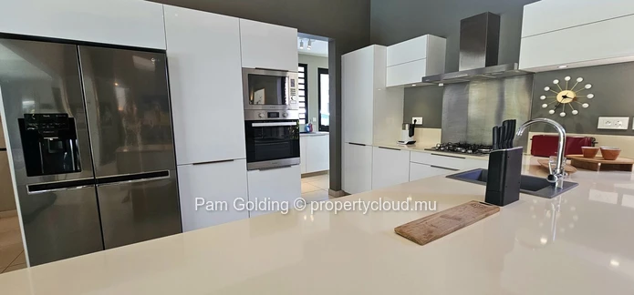 Villa contemporaine de 4 chambres à vendre à Pereybère, Île Maurice