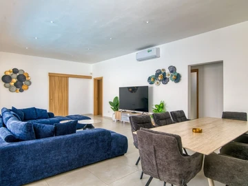 5 Bedroom Villa