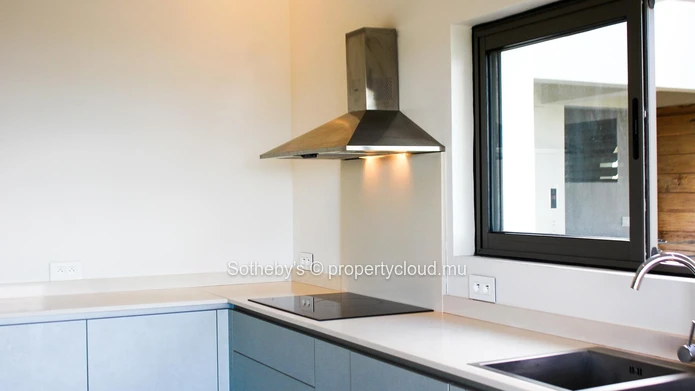 Sea View Spotlight