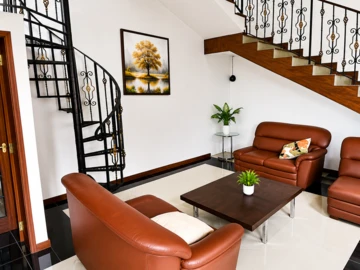 Maison de 8 Chambres
