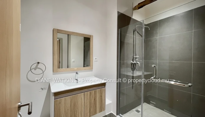 Superb 3-Bedroom Apartment with Mountain Views – West Coast (Flic en Flac)