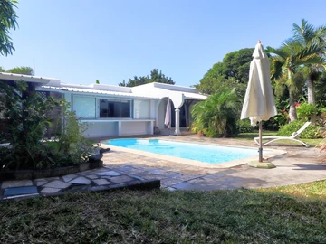 3-bed villa in the residential area of Blue Bay.