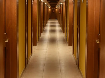 100 Bedroom Hotel