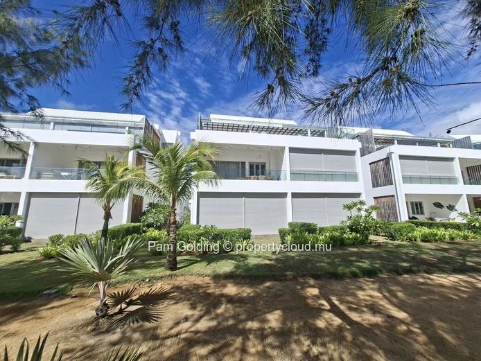 Grand Gaube – Penthouse à louer – Pam Golding Mauritius